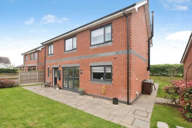 4-bed house on 10, Parhelion Close, Leominster, £450,000