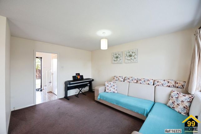 26, Wittering Walk,, Hornchurch photo 3