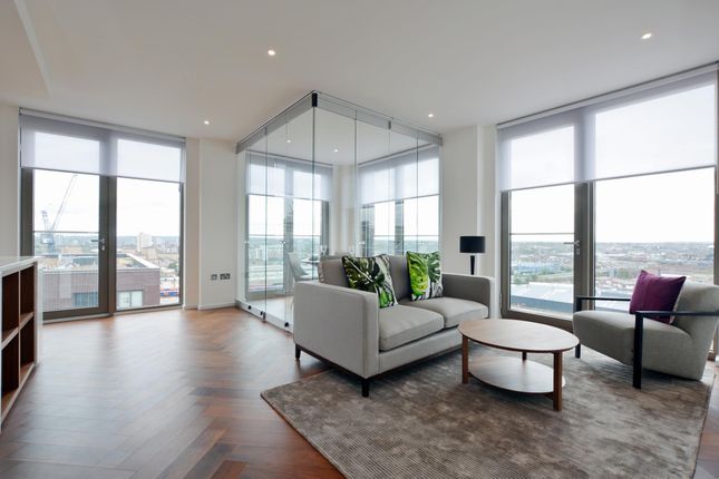 Flat to rent in New Union Square, Nine Elms, London