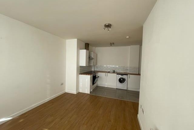 Thumbnail Flat to rent in Oxford Street, Kidderminster