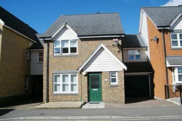 Property to rent in Hedingham Road, Grays