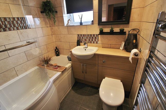 12, Albretia Avenue, Waterlooville photo 4