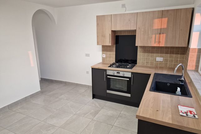 153, Oversetts Road, Swadlincote photo 4