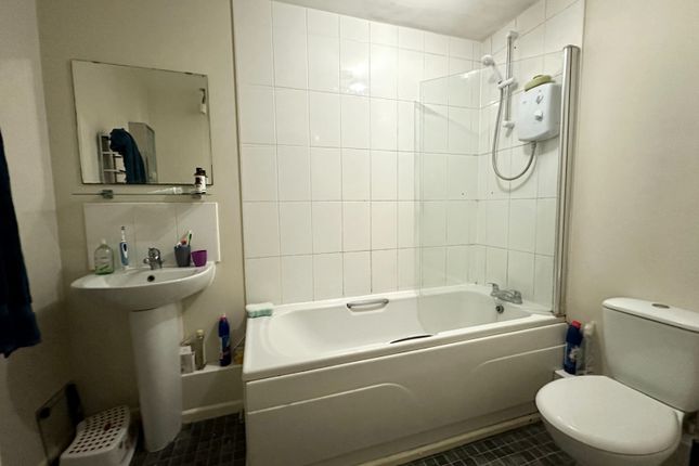 25, Elmhurst Court, 32 Oberon Grove, Wednesbury photo 4