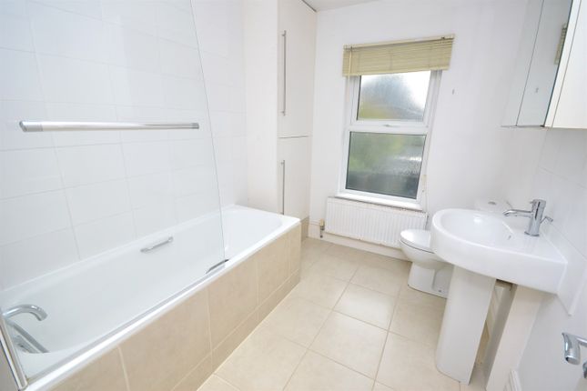 Flat for sale in Heaton Moor Road, Heaton Moor, Stockport