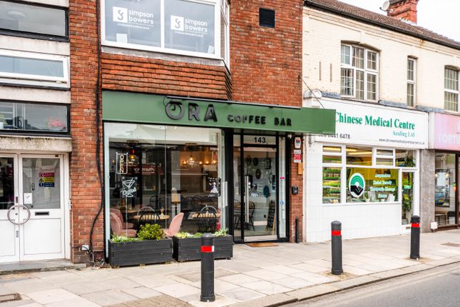 Retail premises to let in 143 High Street, High Barnet, Herts