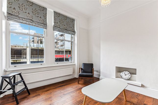 Flat for sale in Farringdon Road, London