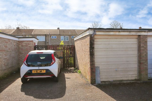 53, Lutton Grove, Peterborough photo 4