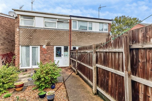 3-bed terraced on Ponds Close, Wellingborough, £165,000