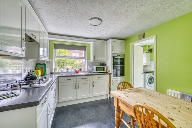 4, Tullis Close, Staffordshire photo 3