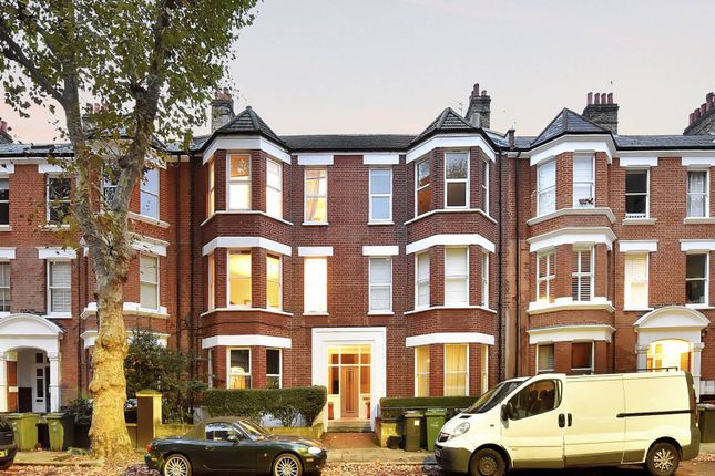Thumbnail Flat to rent in Cranworth Gardens, Oval, London
