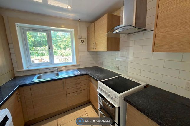 Flat, Ardbeg Avenue Rutherglen, Glasgow photo 4