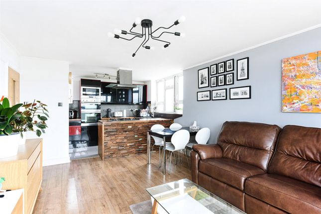 Flat for sale in Gardner Close, London