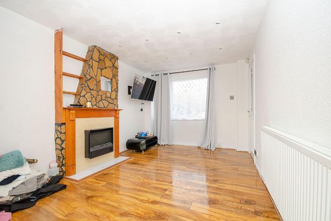 96, Leaside Way, Southampton photo 3
