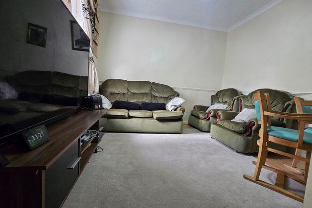 17 Crayford Road, Dartford photo 2