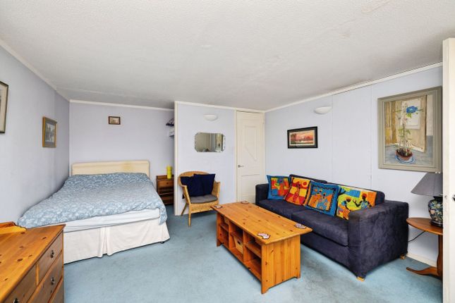 35, World's End Estate, London photo 4