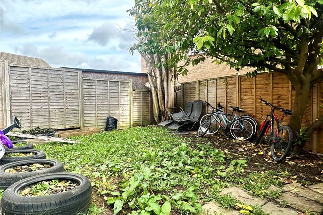 434, Thorney Leys, Oxfordshire photo 4