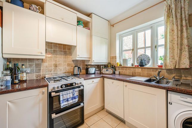 10, Marsden Court, Whitchurch photo 4