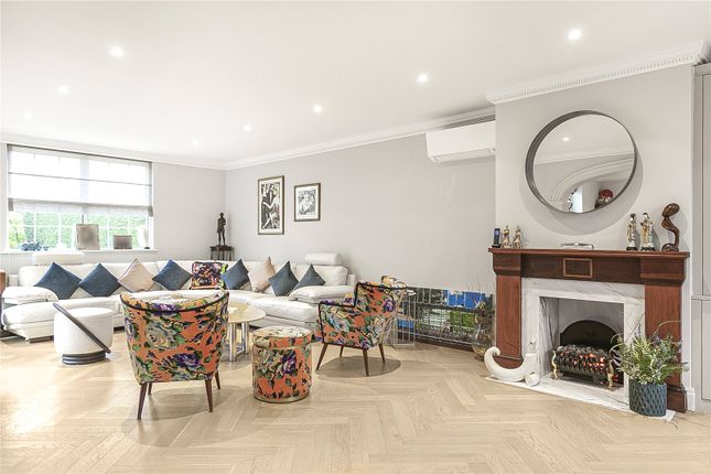 The Coach House, 46A, Totteridge Common, London photo 4