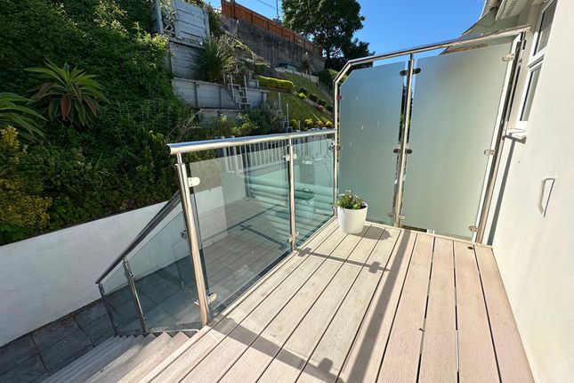 17 Flora Gardens, Helston photo 5