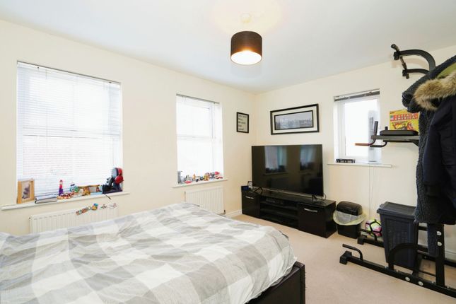 End terrace house for sale in Cloatley Crescent, Royal Wootton Bassett