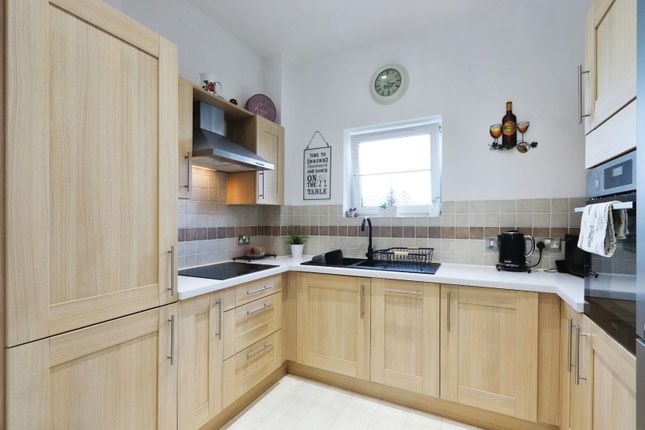 37, Grenoside Grange Close, Sheffield photo 3