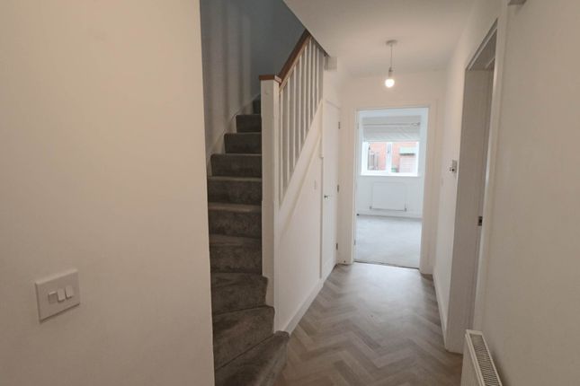 9, Rabbit Close, Bristol photo 3