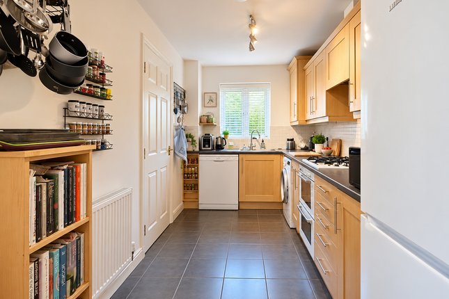 18, Maypole Close, Birmingham photo 3