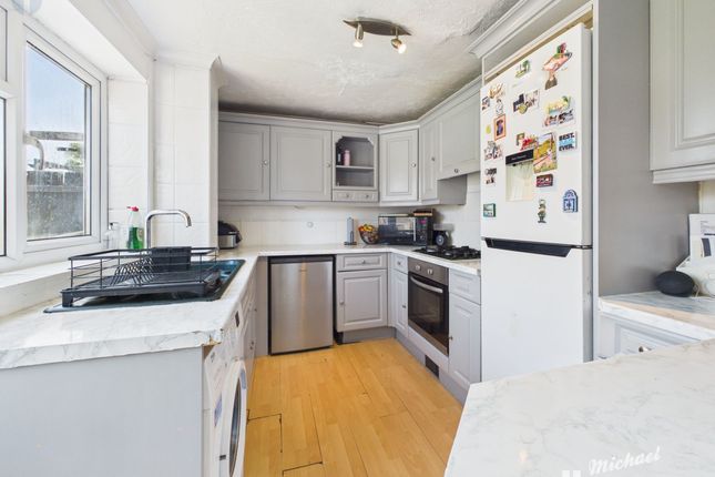 22 Oakfield Road, Aylesbury photo 4