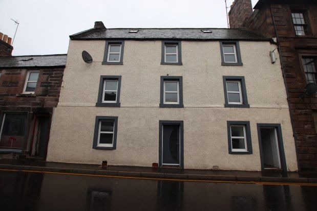 Flat to rent in High Street, Brechin