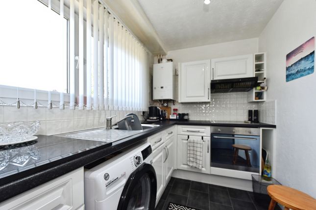 30, Water Slacks Road, Sheffield photo 3