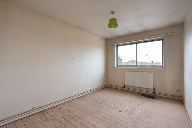 Flat for sale in Willowbrook Road, Southall