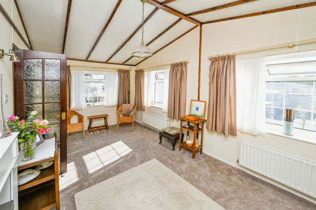 73, Kingfisher Drive, Beacon Park Home Village, Skegness photo 3