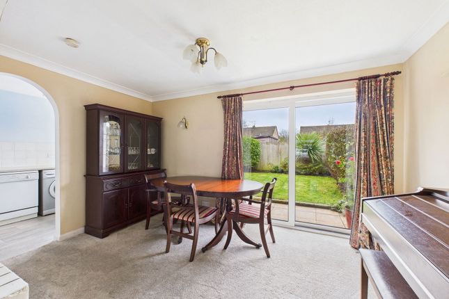 12, Wood End, Horsham photo 3