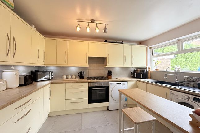 14, Home Farm Avenue, Hyde photo 3