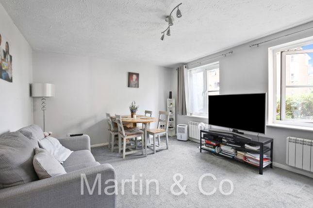 27, Whitstable Place, Croydon photo 3