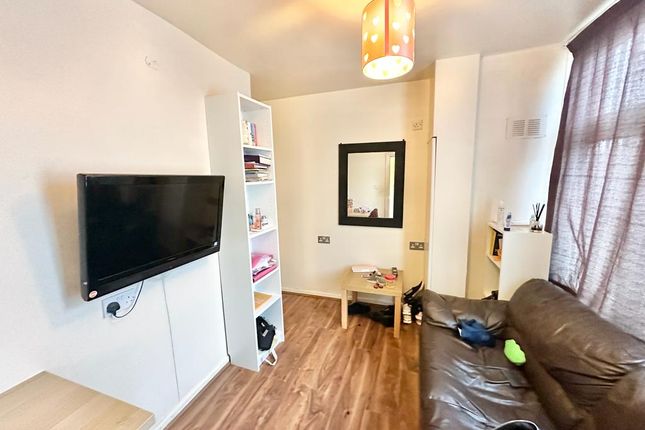 Shared accommodation to rent in Raddlebarn Road, Birmingham