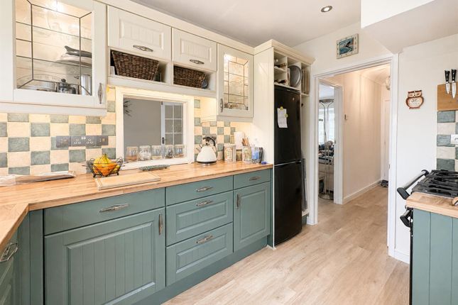 1, Victoria Avenue, Burgess Hill photo 3