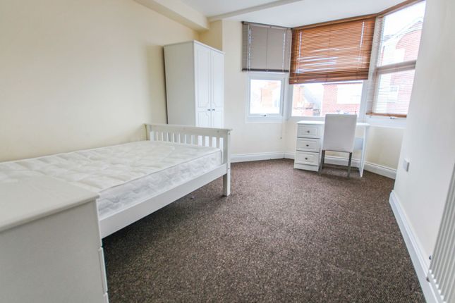 Flat 2, 533-535 Wimborne Road, Bournemouth photo 4