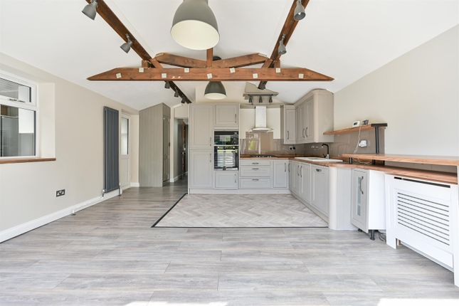 49, Windermere Road, Reading photo 3
