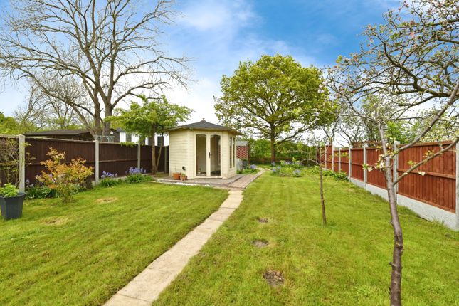 Bungalow for sale in Cadogan Avenue, Brentwood, Essex