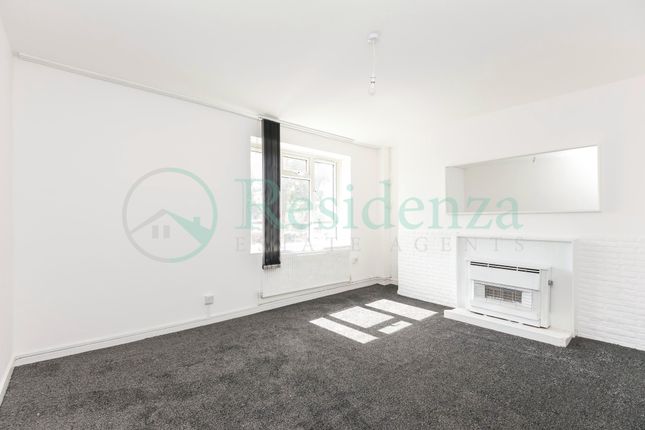 31 Newbridge Court, Hazelhurst Road, London photo 2