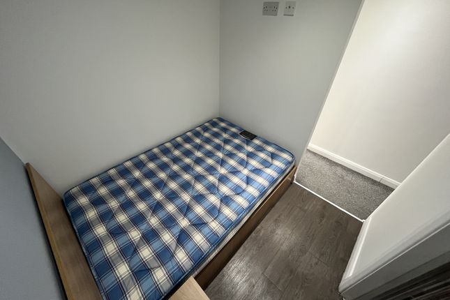 Flat 68, Bracken House, Manchester photo 4