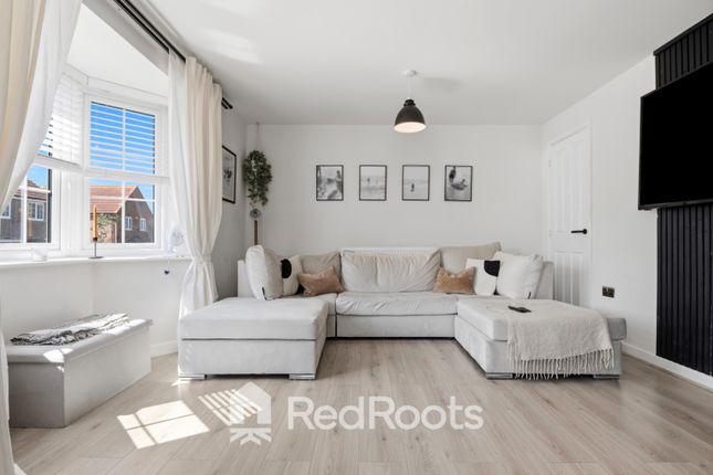 1 Empire Crescent, Woodlands, South Yorkshire photo 3