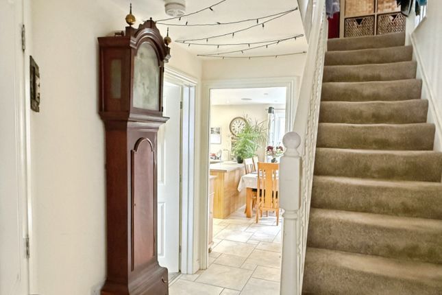 74, Jack Russell Close, Stroud photo 4