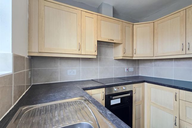 Marlington Drive, Huddersfield photo 4
