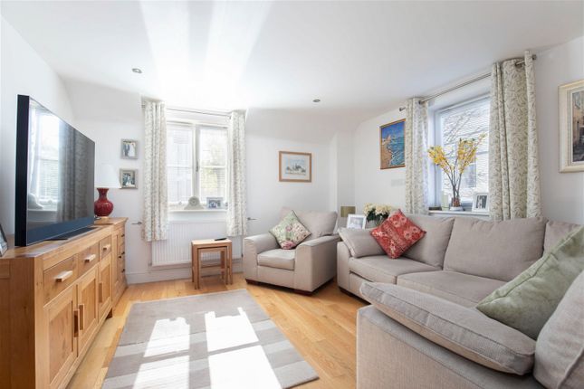 Town house for sale in Lawnswood Court, Wellington Square, Cheltenham