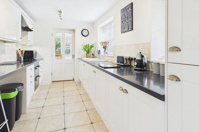 1 Barn Hurst Vale, Roundwell Street, South Petherton photo 3
