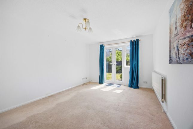 75, Cedars Drive, Hillingdon photo 2