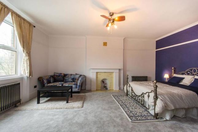 Flat for sale in Thurlow Park Road, London